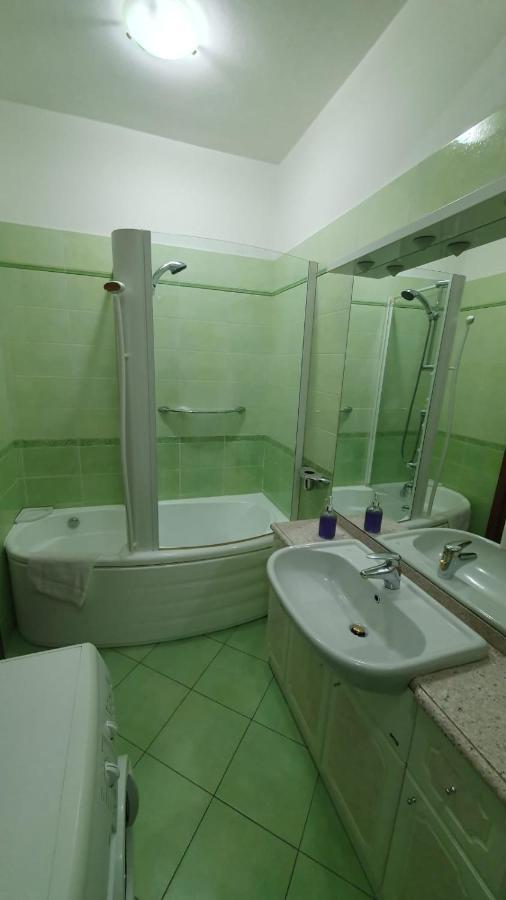 Beb I Portici Bed & Breakfast เชอร์นอบบิโอ ภายนอก รูปภาพ